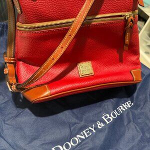 🔥 Dooney & Bourke Red Pebble Leather Shoulder Bag – A Bold Classic 🔥